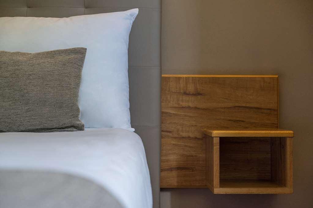 Contact Solana, Mendesfrance Hotel 3*