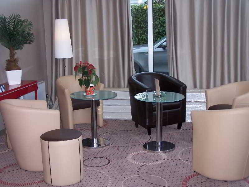 Contact Solana, Mendesfrance Hotel 3*