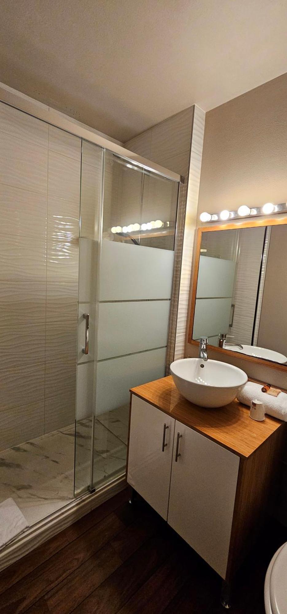 Contact Solana, Mendesfrance Hotel 3*